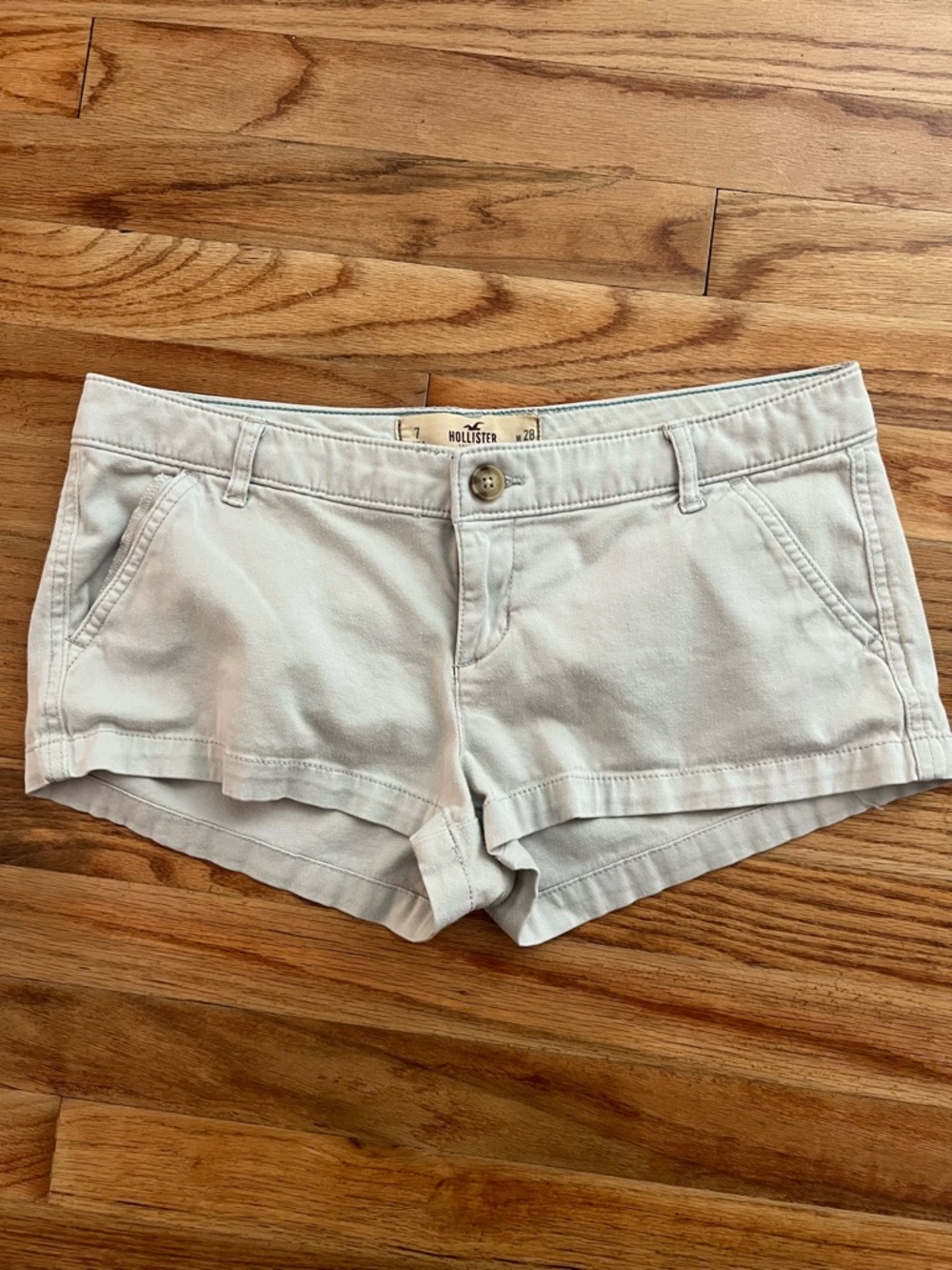 Hollister Women's Chino Shorts size 7 waist 28